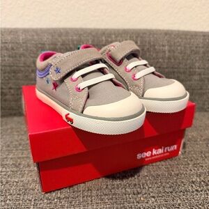 See Kai Run / Kristin - Gray Sneakers with Colorful Stars Size 7 (NWT)